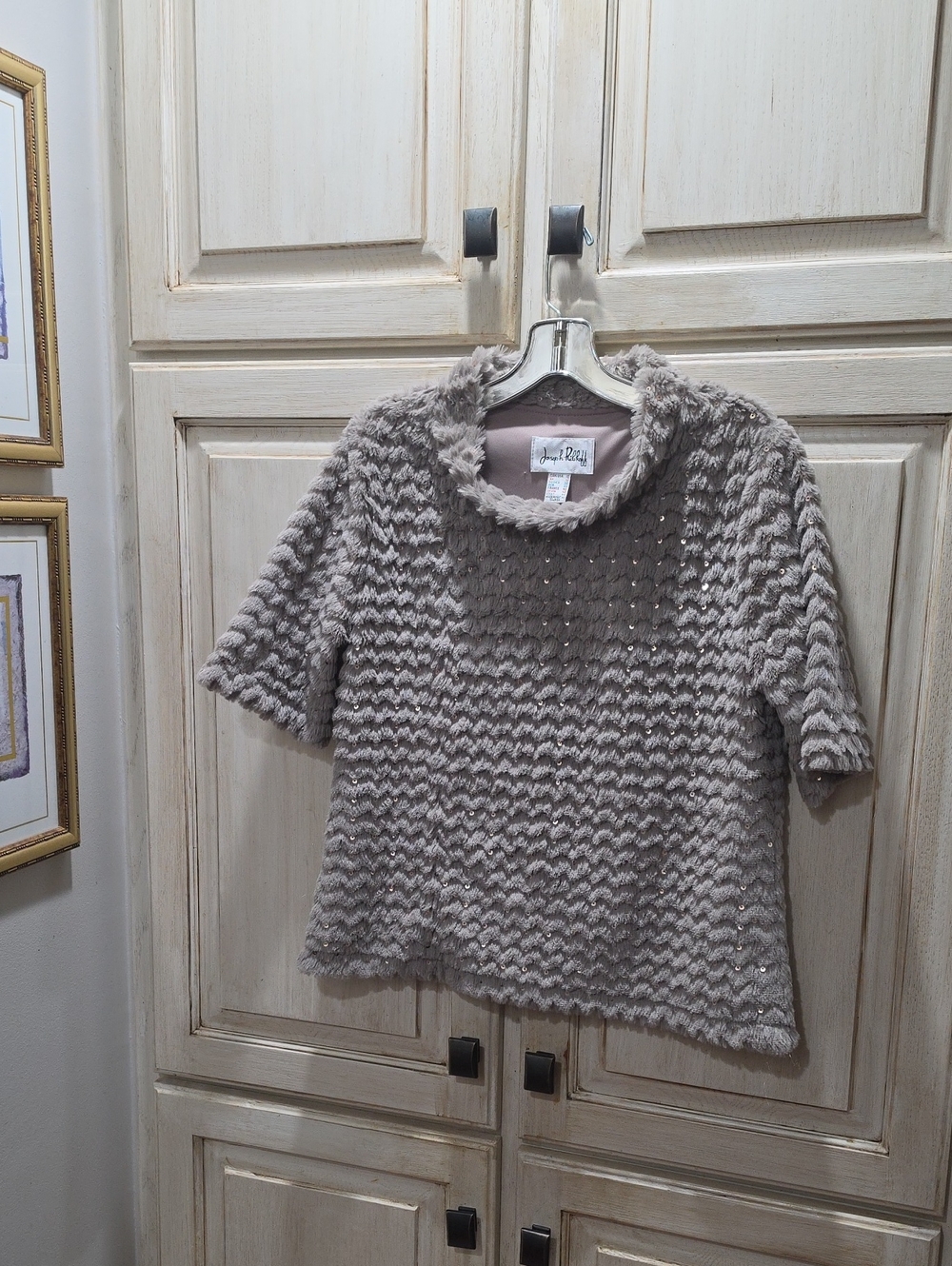 Judith Ripka Taupe Chevron Knit Short-Sleeve Sweater EUC